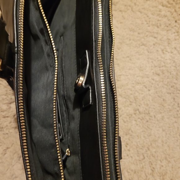 $10 IF PURCHASED WITH ANY OTHER ITEM IN MY CLOSET **Black Large ALDO bag - Picture 3 of 5